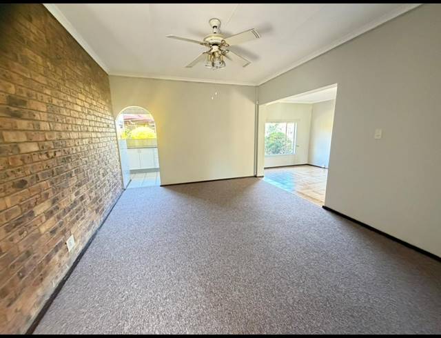 4 BEDROOM FREESTANDING FOR SALE IN THE REEDS